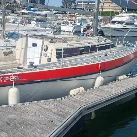 Nuit Romantique Sur Un Bateau A Deauville Exterior photo