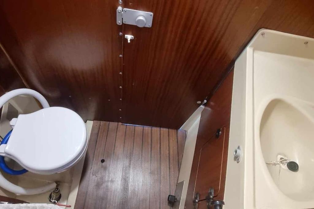 Bateau-hôtel Nuit Romantique Sur Un Bateau A